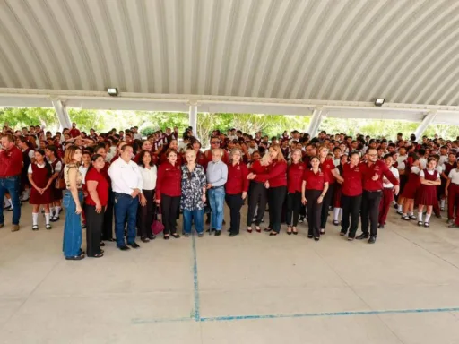 Celebran 16° aniversario de la Secundaria Técnica 90