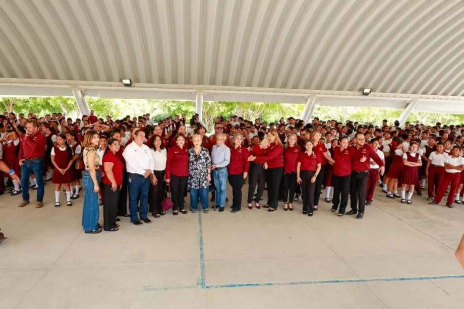 Celebran 16° aniversario de la Secundaria Técnica 90