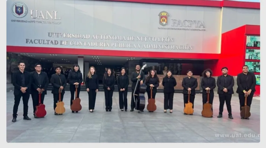 Estudiantes de la UAT brillan en festival nacional de rondallas