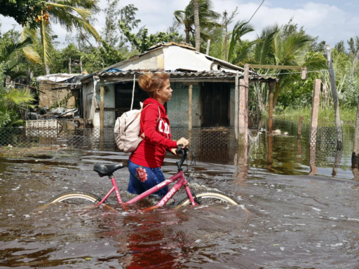 Helene deja huellas visibles tras su paso cerca del oeste de Cuba