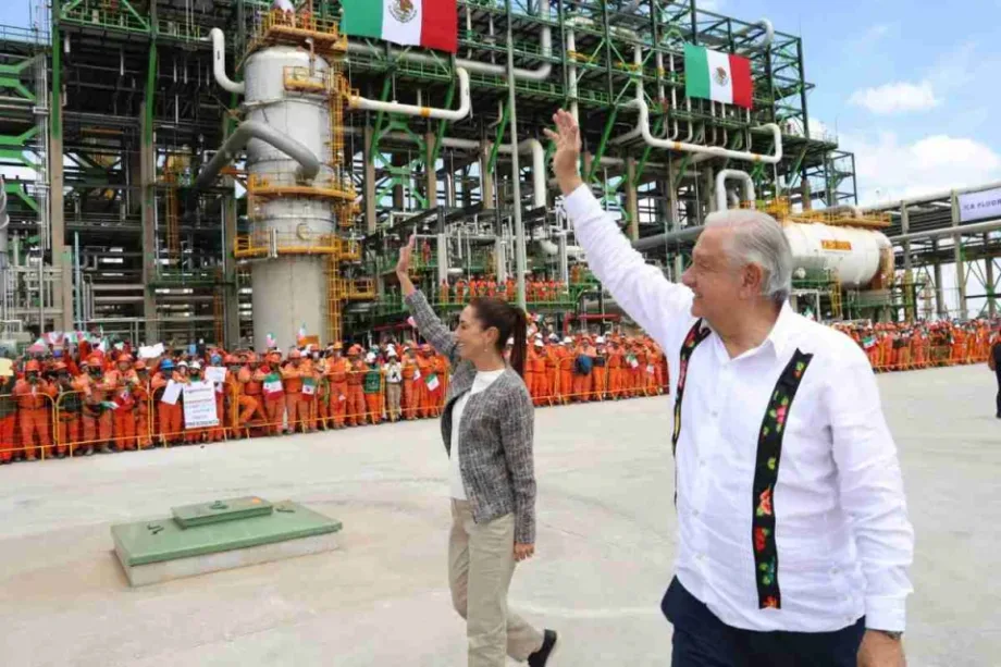 Legisladores de Morena eliminan propuesta de transición energética de AMLO y promesa de Sheinbaum