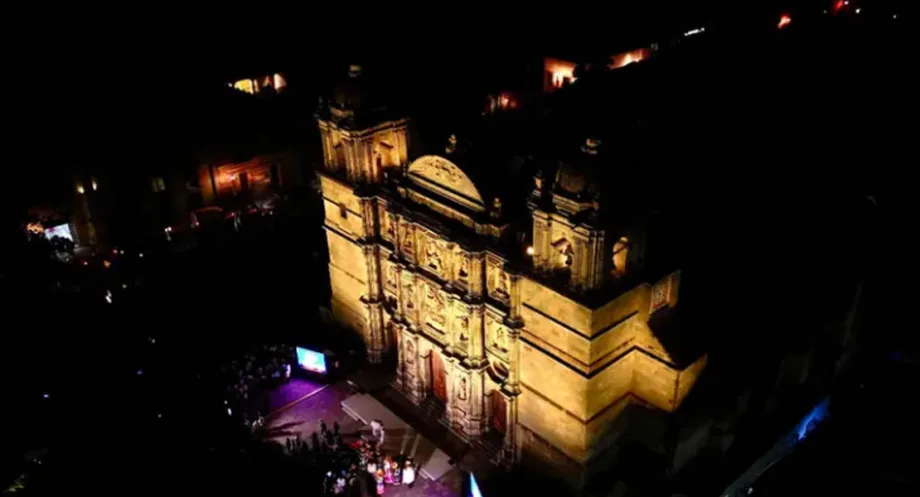 La Catedral de Oaxaca se ilumina con tecnología avanzada