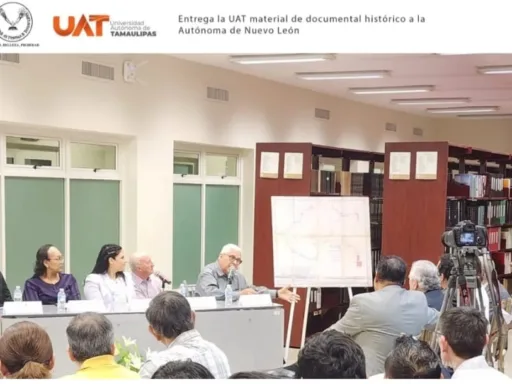 UAT entrega documento histórico a la Universidad Autónoma de Nuevo León