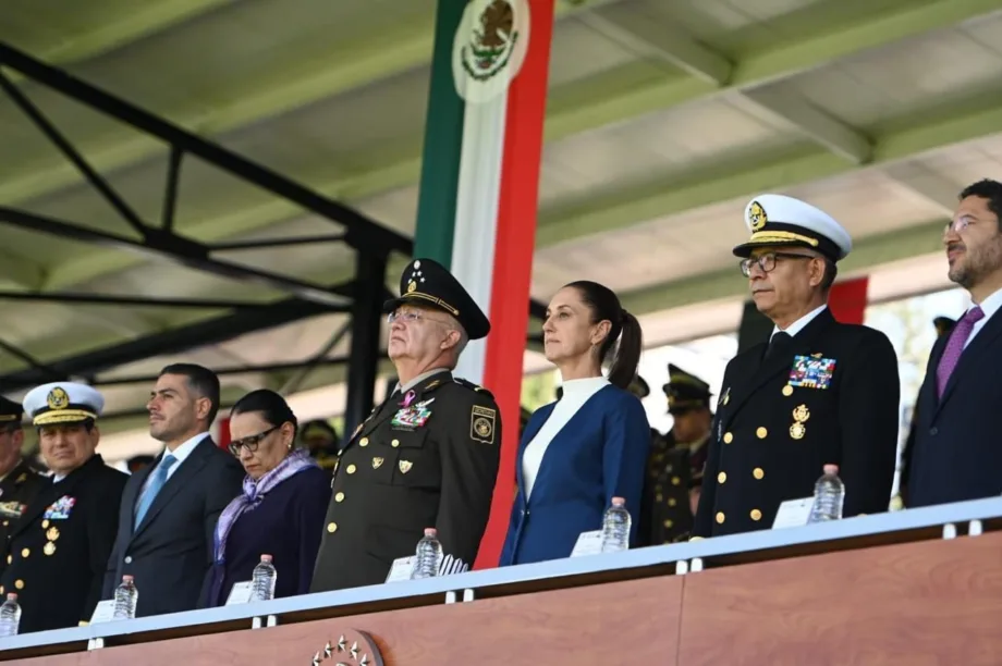 Claudia Sheinbaum, primera mujer liderada por Fuerzas Armadas