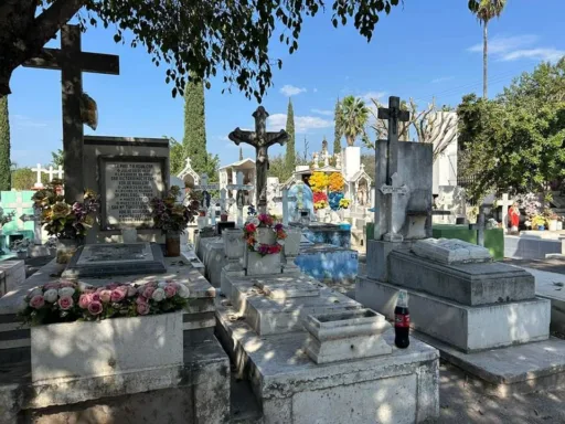 Panteones de Ciudad Victoria listos para el Día de Muertos