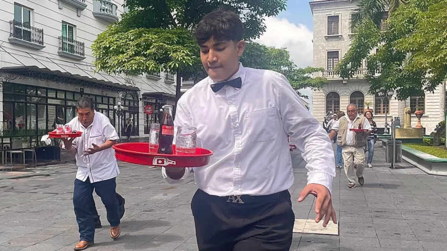 ¡Carrera de meseros celebra 100 años en Tampico!