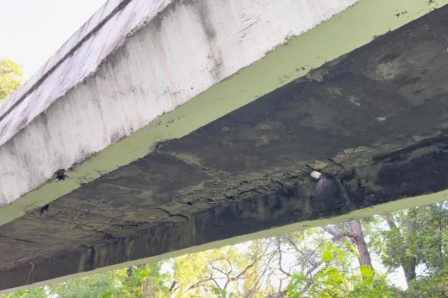 ¡Qué Miedo! Puente Peatonal del Río San Marcos se Está Cayendo a Pedazos