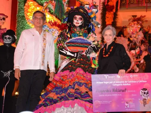 Américo y María fortalecen tradiciones del Día de Muertos en Tamaulipas