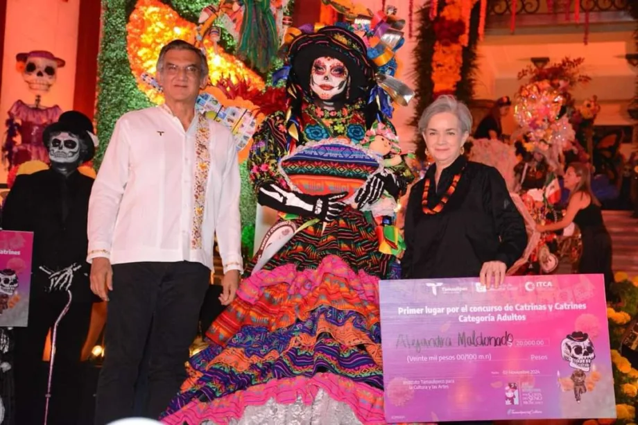 Américo y María fortalecen tradiciones del Día de Muertos en Tamaulipas