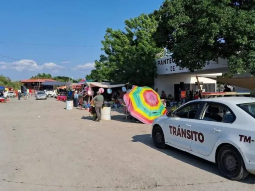 Ciudadanos reconocen trabajo en panteones de Ciudad Victoria