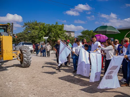 Alcalde inicia rehabilitación de pavimento en avenida Cantinflas y accesos a colonia El Cambio