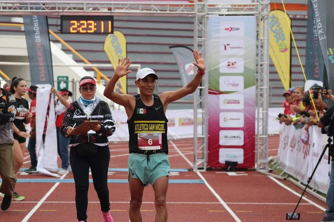 Chávez y Valdepeñas conquistan el histórico Maratón Bicentenario Tamaulipas