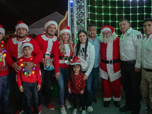 Cientos de matamorenses disfrutan del Túnel Navideño y se recauda gran cantidad de juguetes