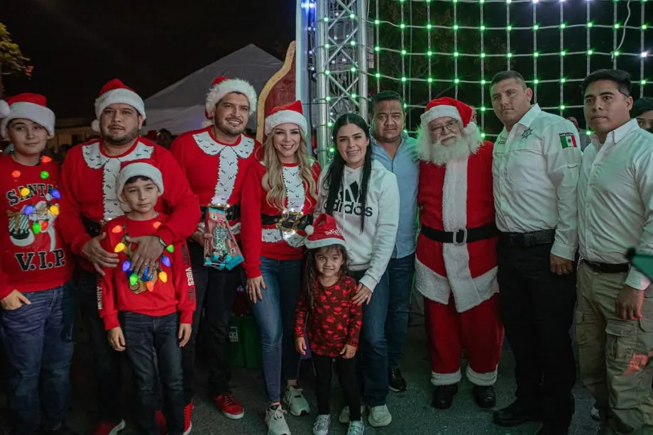 Cientos de matamorenses disfrutan del Túnel Navideño y se recauda gran cantidad de juguetes