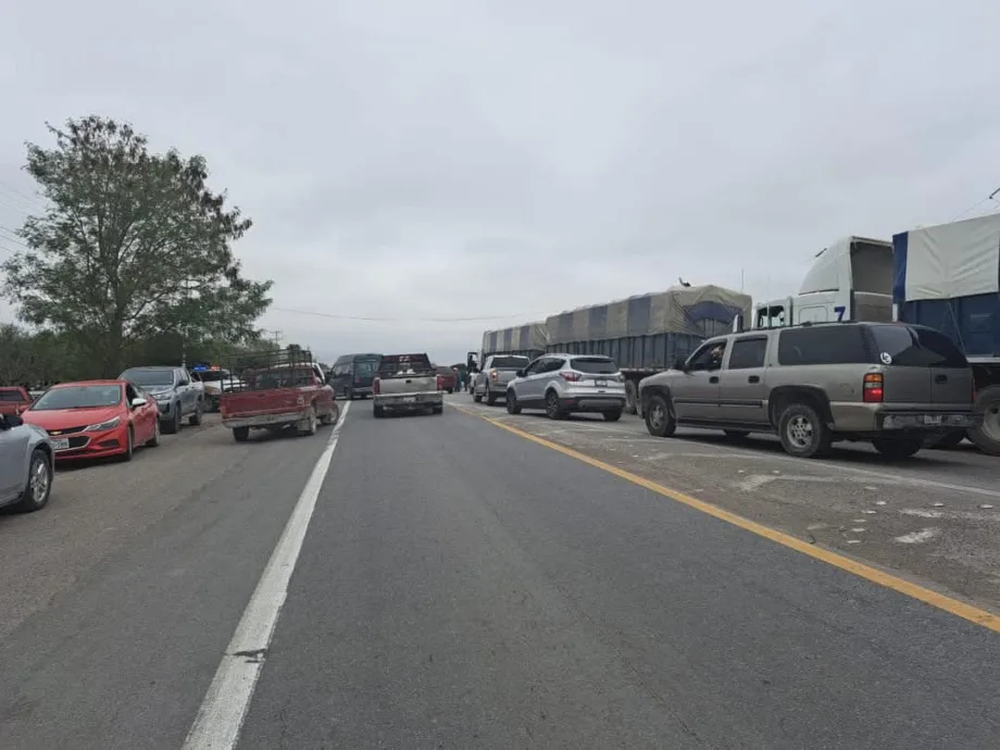 🚨 Alerta: circulación cerrada en Carretera Federal 101 por manifestación