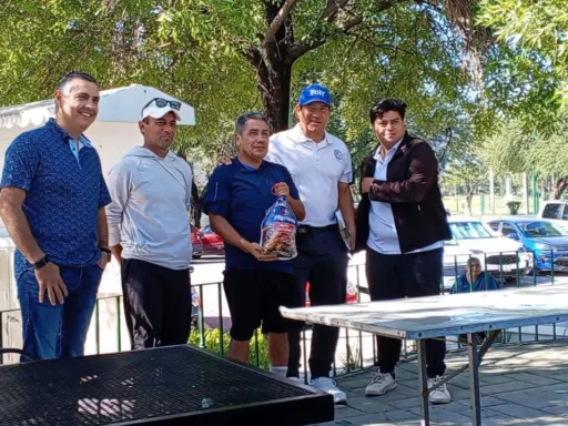 Alejandro Camacho domina el Torneo del Pavo en el Club Campestre Victoria.